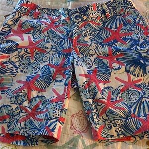 Lilly Pulitzer Blue and Pink Starfish Print Shorts size 4 Preowned. 9 inch i